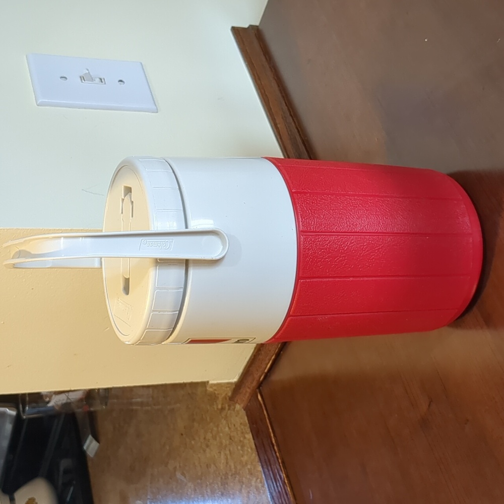 Vintage 5590 Coleman Marlboro half gallon insulated thermos - Picture 8 of 10